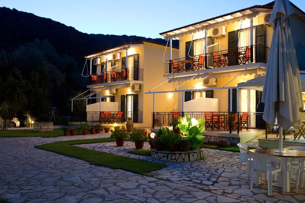 Natasa Studios Mikros Gialos Exterior photo